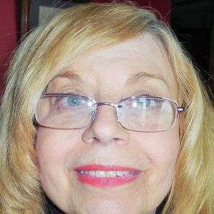 Meet your Posher, Lois